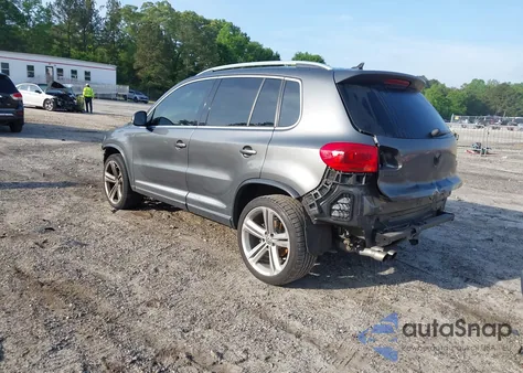 2016 Volkswagen Tiguan R-Line from USA, damaged, VIN WVGAV7AX4GW559726